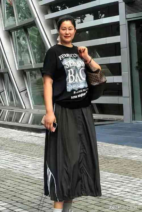 44岁演员于娜近况曝光：从超模光环到坦然面对自我