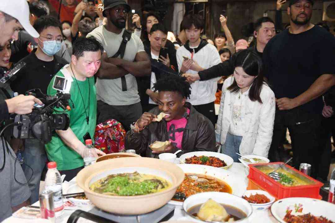 海外网红扎堆中国行：流量密码还是文化共振？