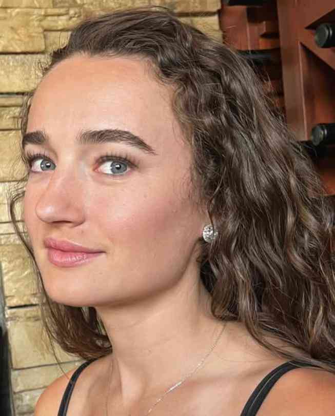 《行尸走肉》女演员凯莉·麦克病逝，年仅33岁｜病情始于背痛