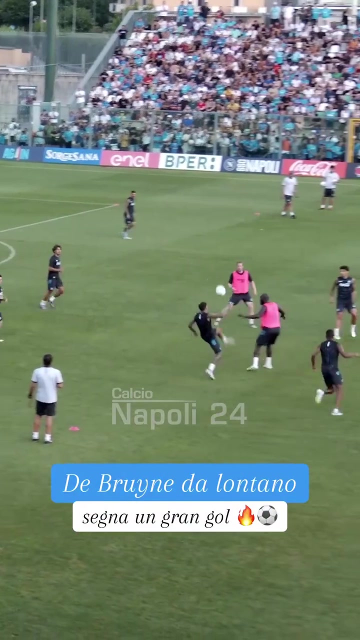 黄金搭档！那不勒斯训练赛，卢卡库助攻德布劳内破门！