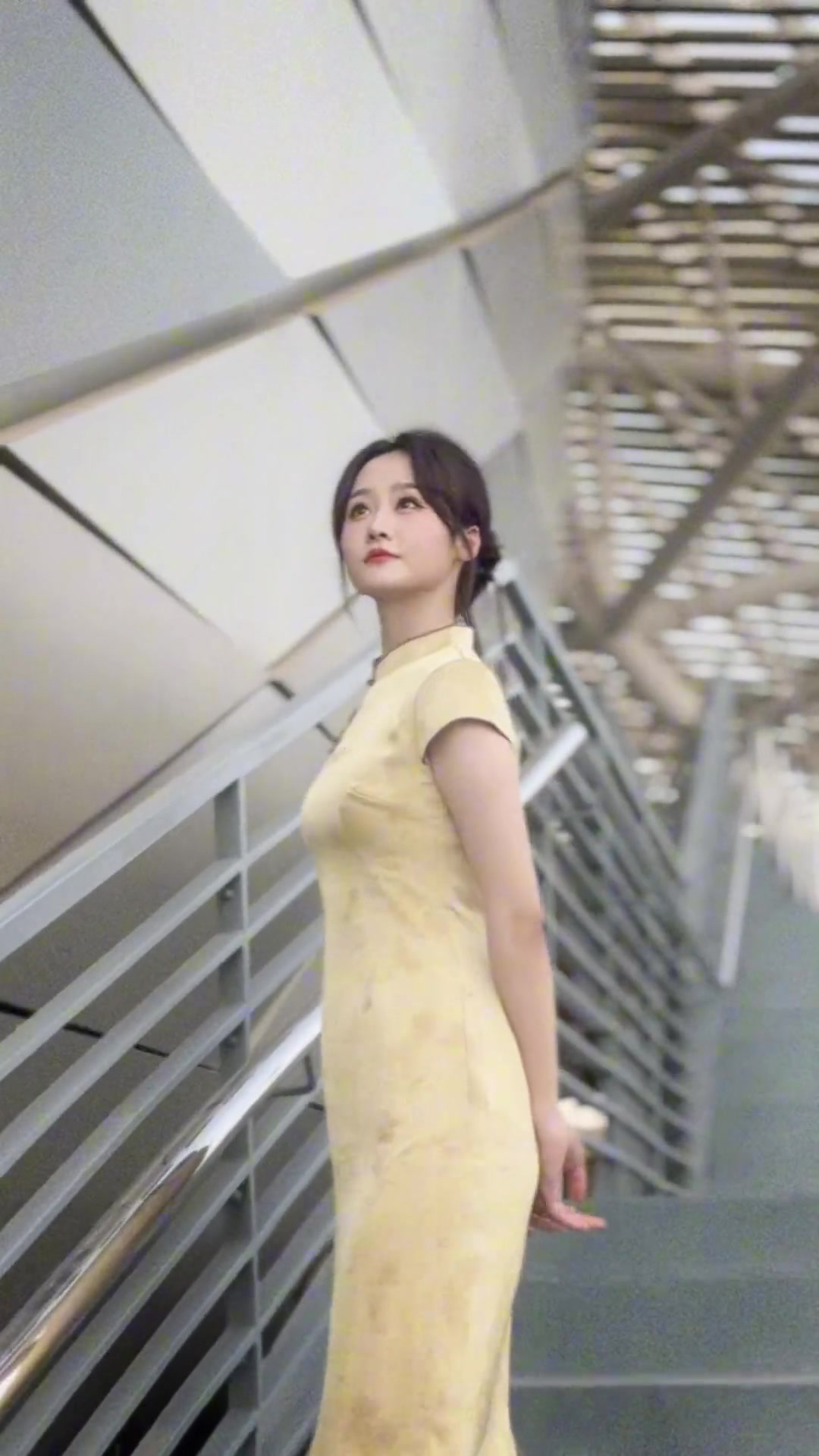 女主播果果晒旗袍装扮：老祖宗的审美是对的！😍 